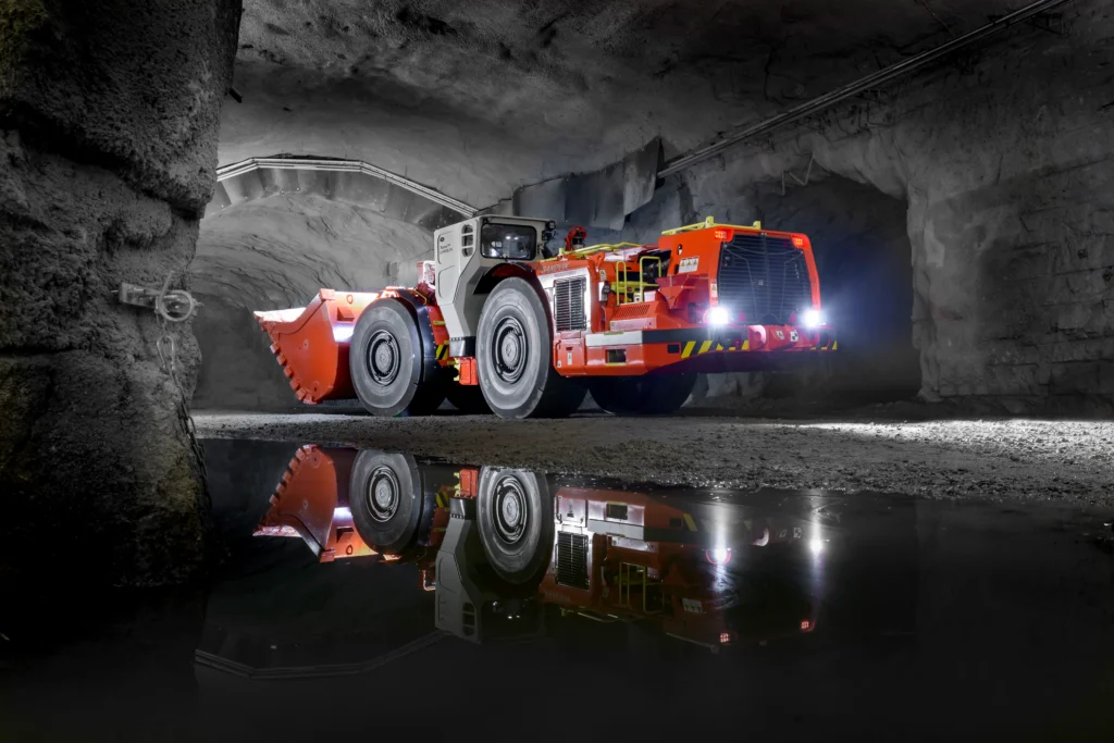 Toro™ LH517i | Sandvik