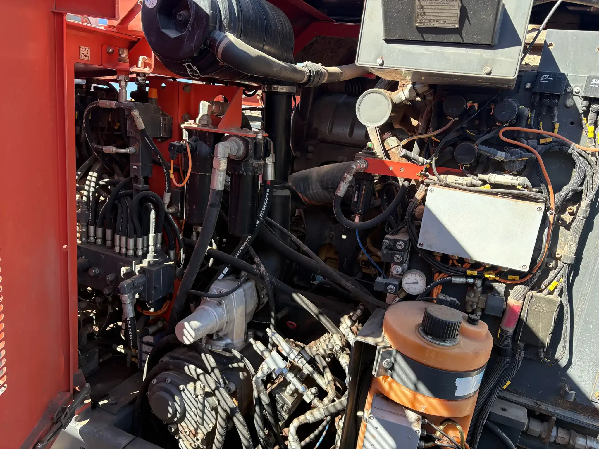 Sandvik Ranger™ DX800 surface drill rig operating on site, heavy-duty drilling equipment for mining and quarrying applications.